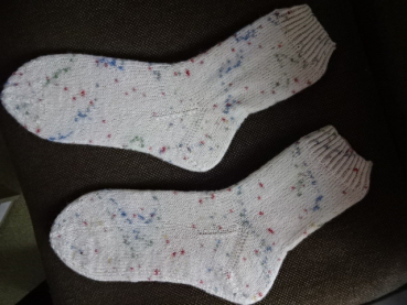 Socken Gr. 38/39 weiß gepunktet