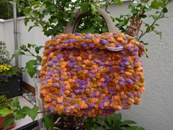 Tasche mit Pomponwolle von Schachenmayr Rialda