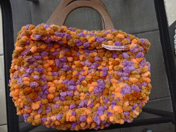 Tasche mit Pomponwolle von Schachenmayr Rialda